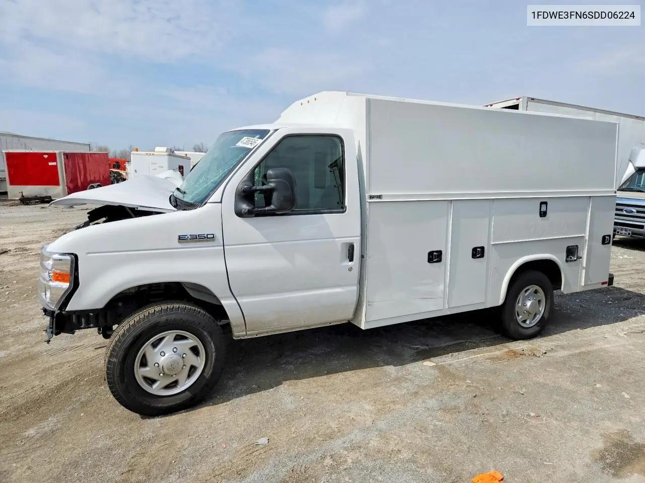 Ford Econoline E350 Super Duty Cutaway Van 2025