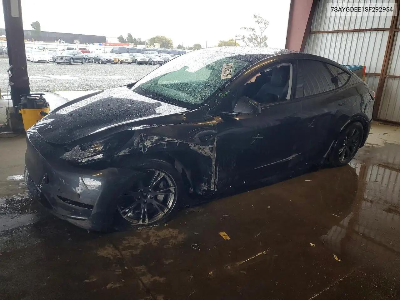 Tesla Model Y 2025