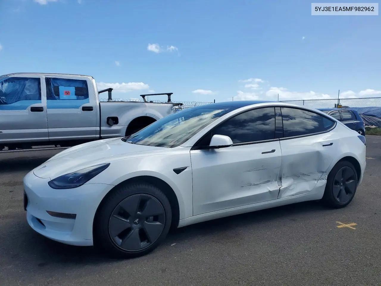 Tesla Model 3 2021