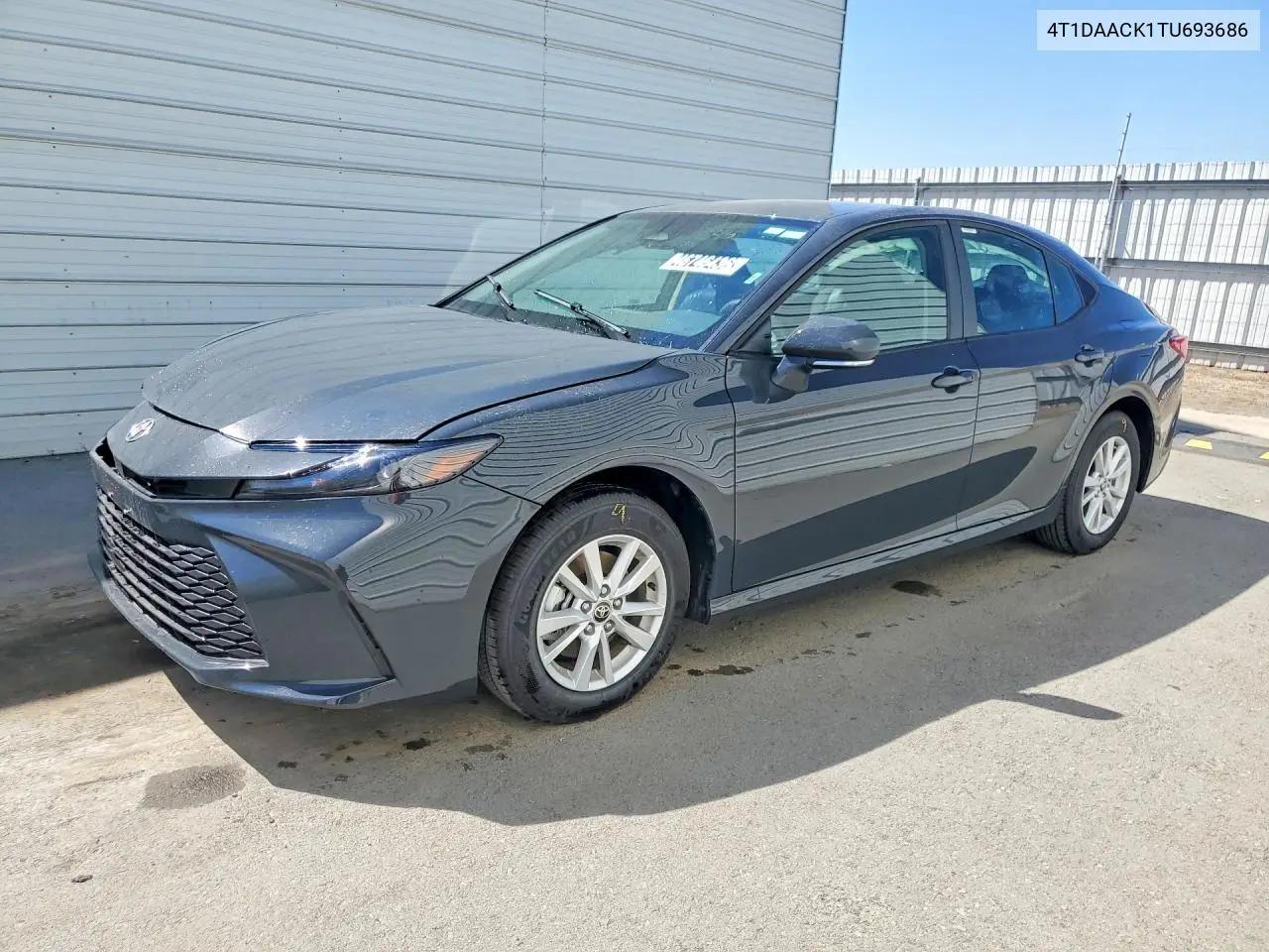 Toyota Camry Le 2026