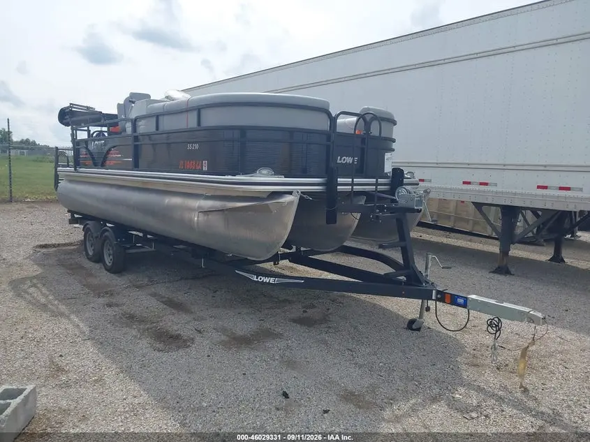 Lowe Pontoon 2021