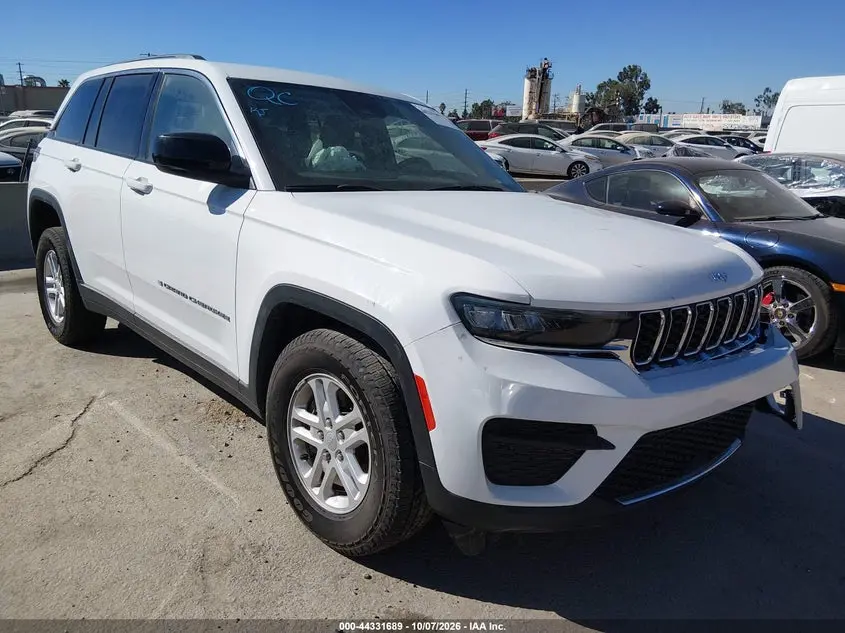 Jeep Grand Cherokee Laredo 4X4 2023