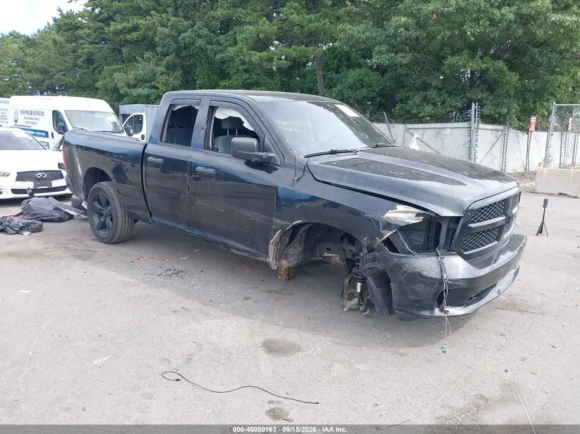 Ram 1500 Classic Express 4X4 6'4 Box 2019