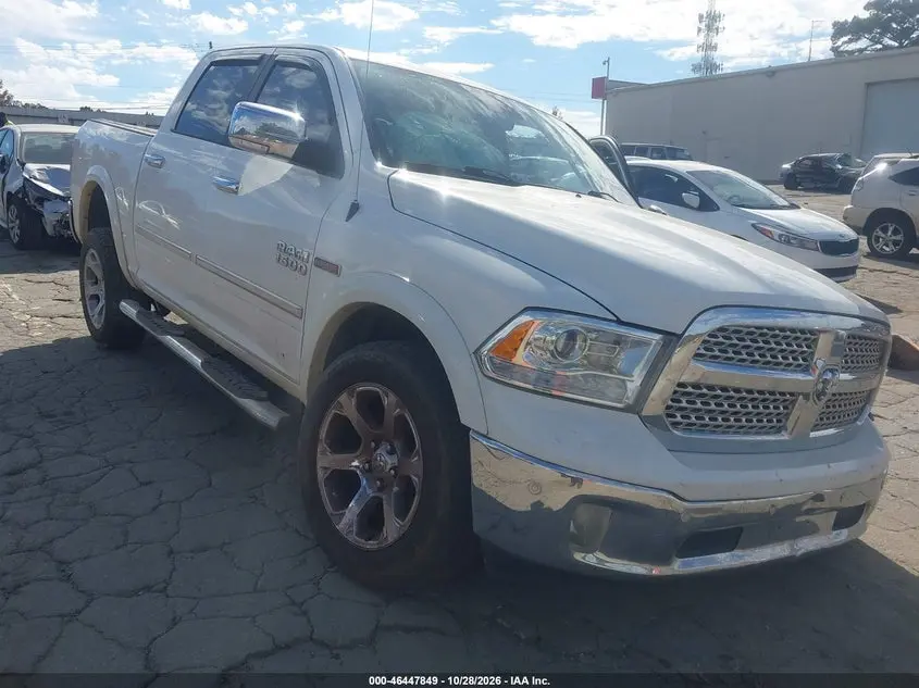 Ram 1500 Laramie 4X4 5'7 Box 2017