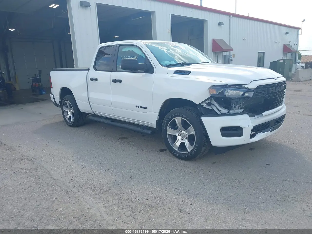 Ram 1500 Express 4X4 6'4 Box 2026