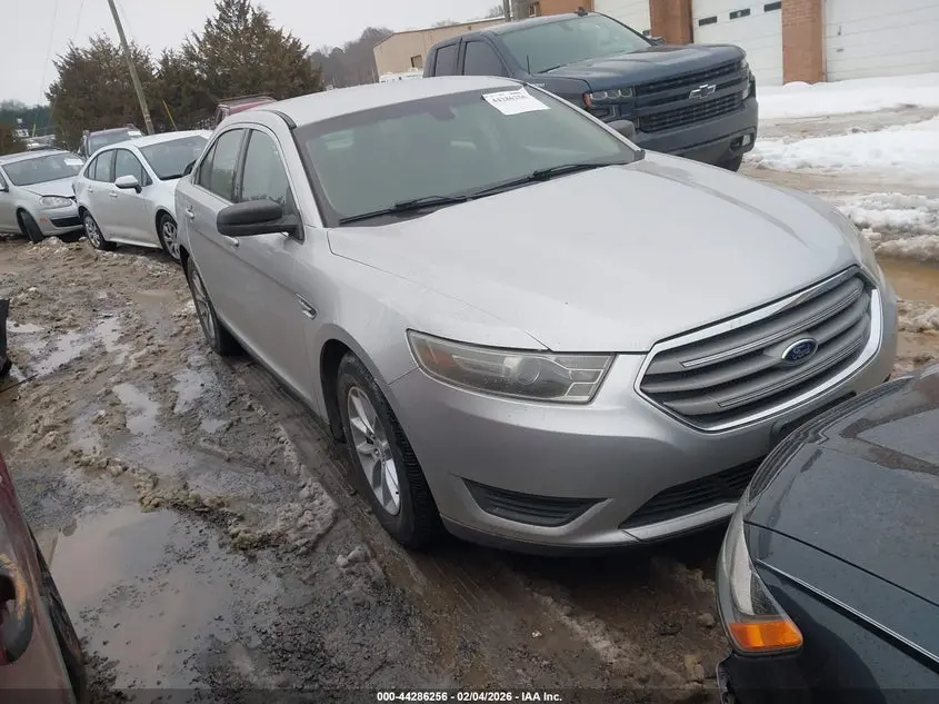 Ford Taurus Se 2015
