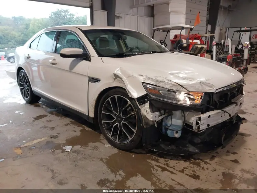 Ford Taurus Sel 2018