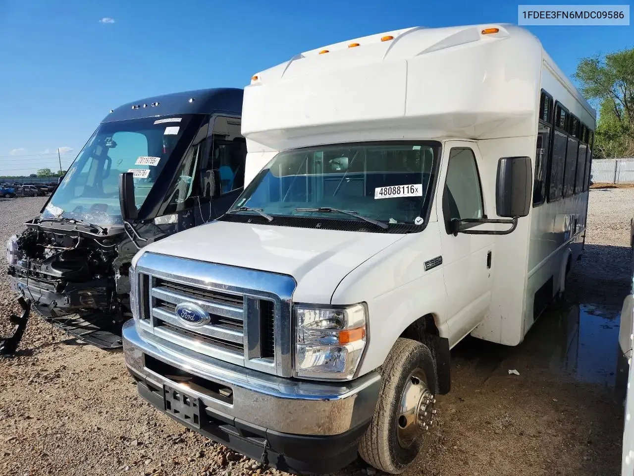 Ford Econoline E350 Super Duty Cutaway Van 2021