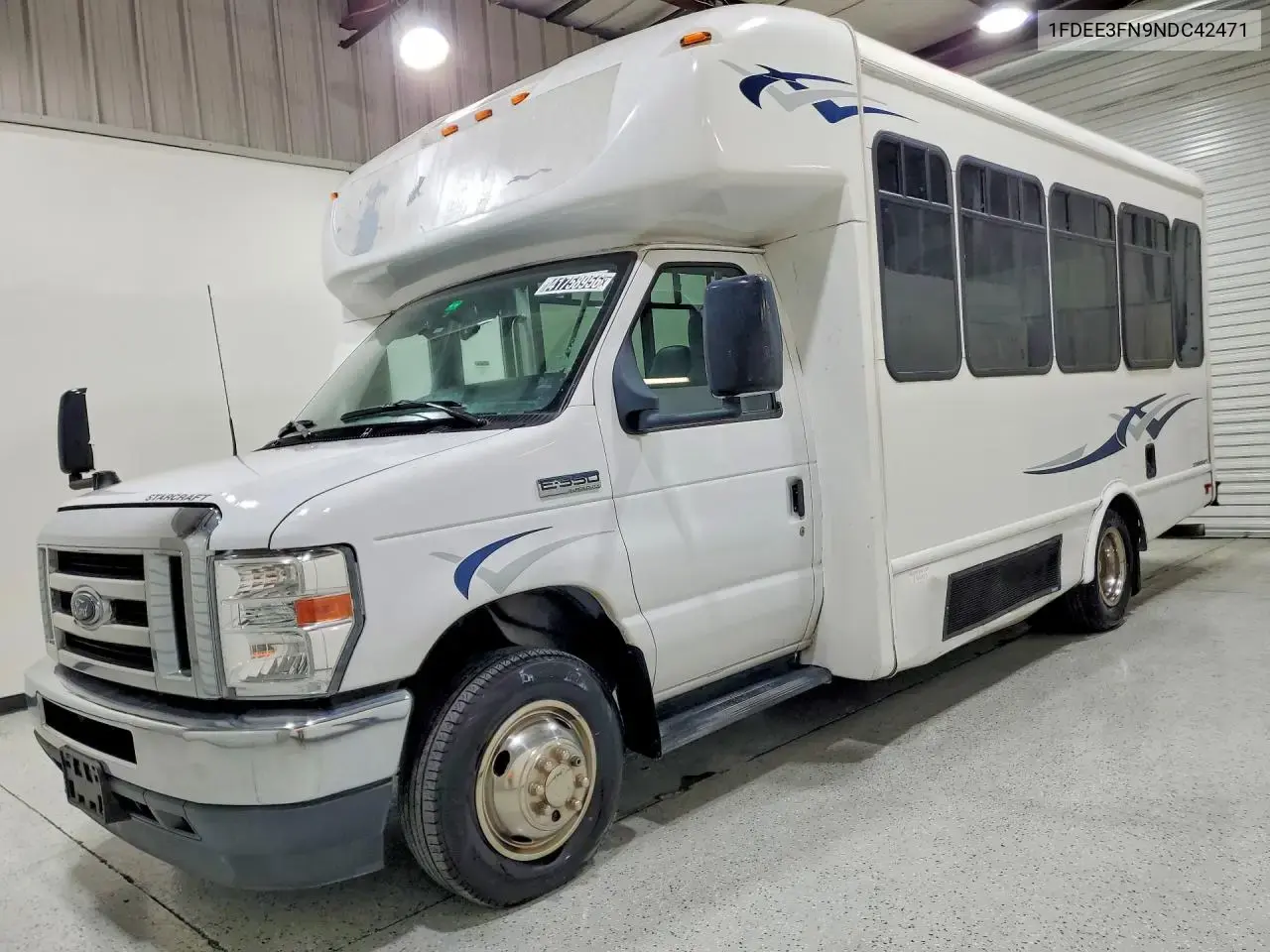 Ford E350 Shuttle Bus 2022