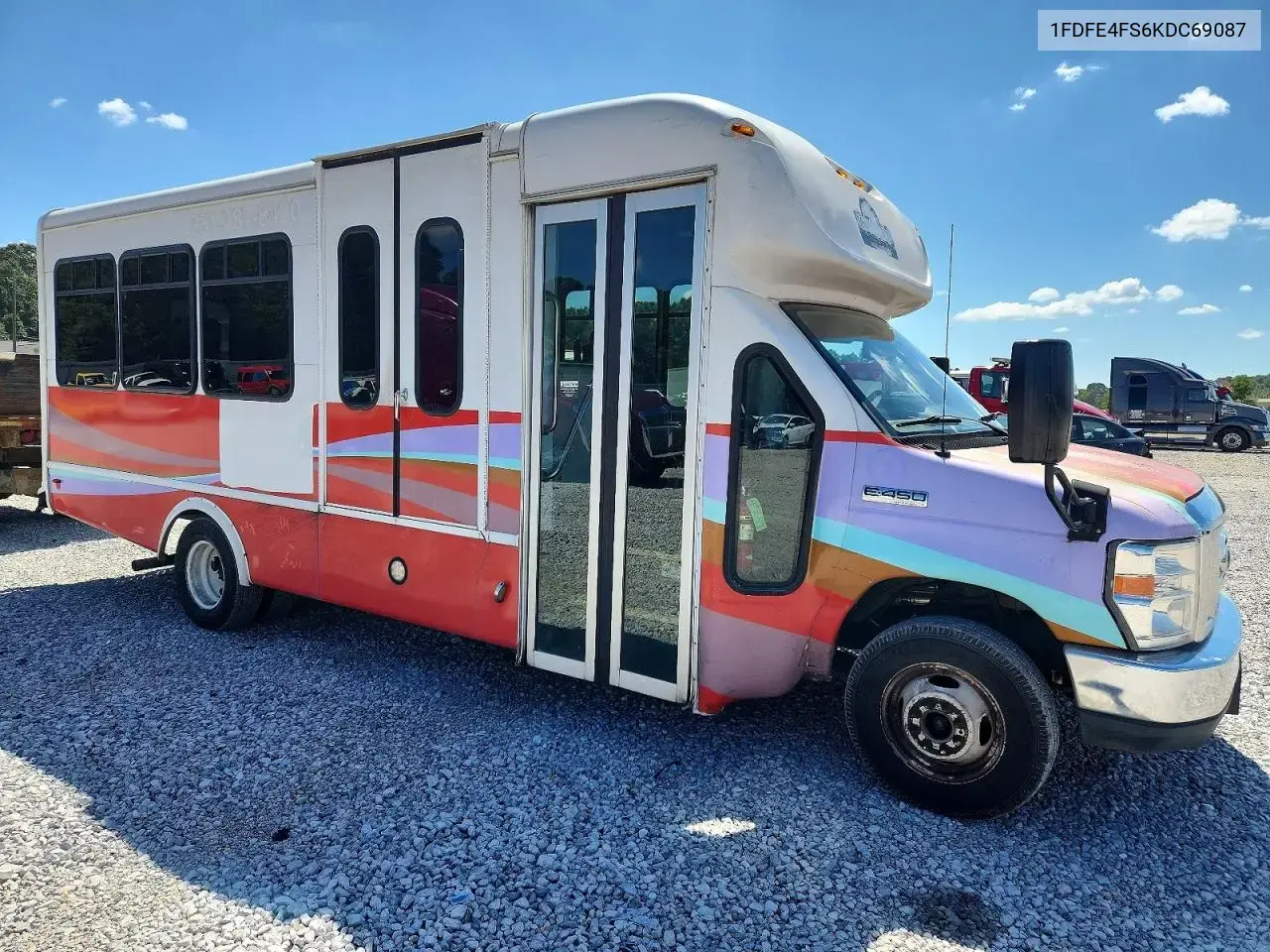 Ford E450 Shuttle Bus 2019
