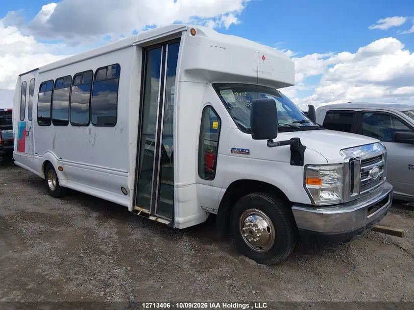 Ford Econoline E450 Super Duty Cutwy Van 2016