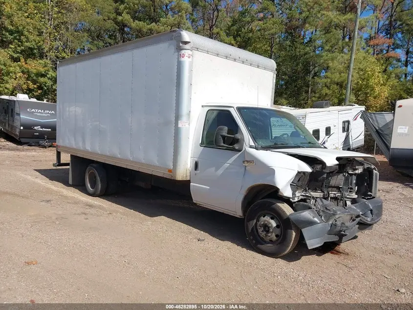 Ford E-350 Cutaway 2021