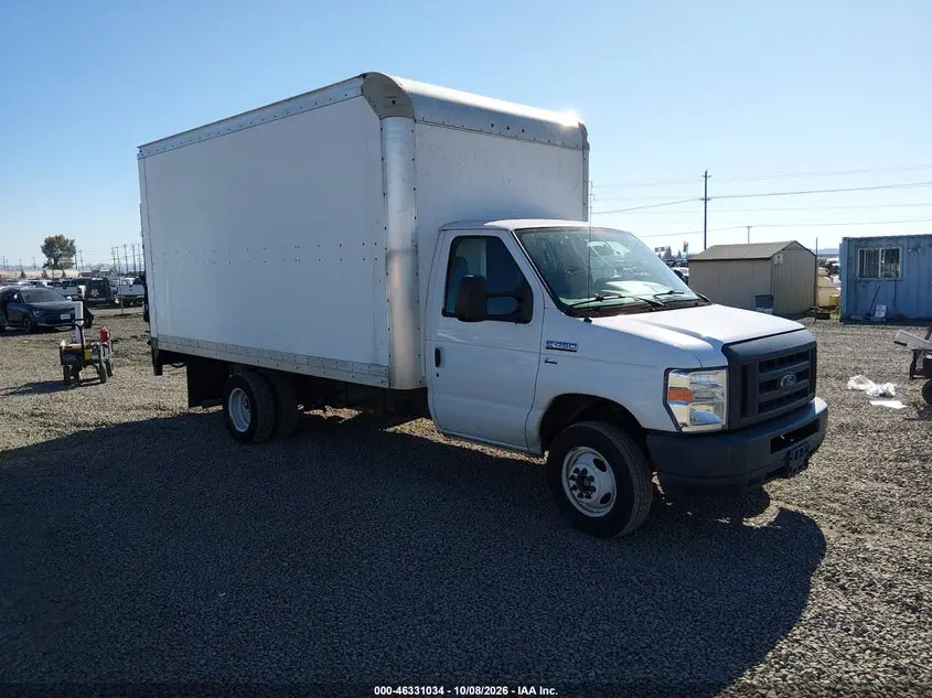 Ford E-450 Cutaway 2019