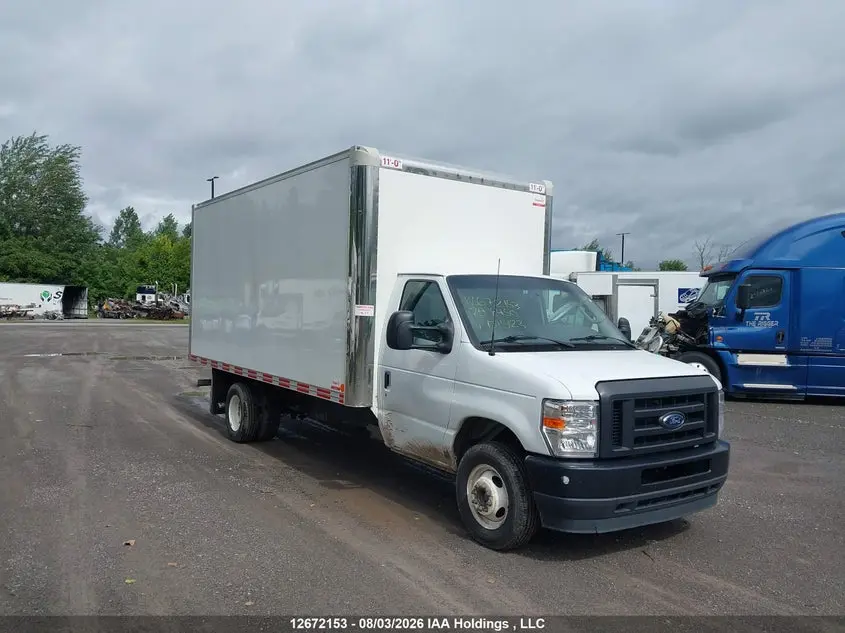 Ford Econoline E450 Super Duty Cutaway Van 2024