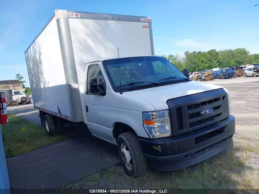 Ford Econoline E450 Super Duty Cutaway Van 2024