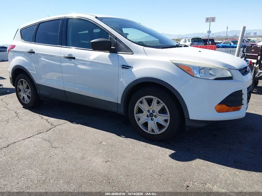 Ford Escape S 2015