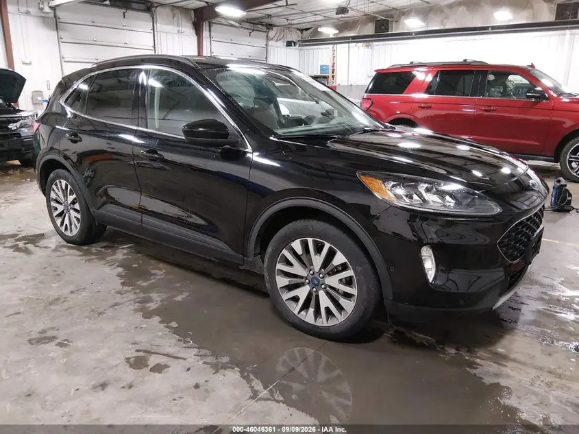 Ford Escape Titanium Hybrid 2021
