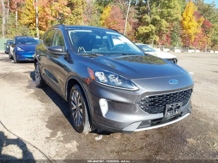 Ford Escape Titanium Hybrid 2020