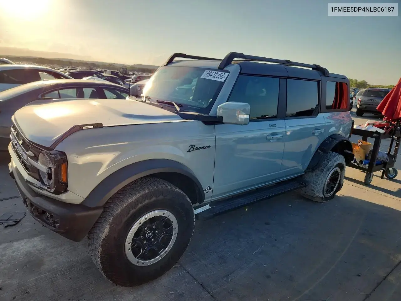 Ford Bronco Base 2022