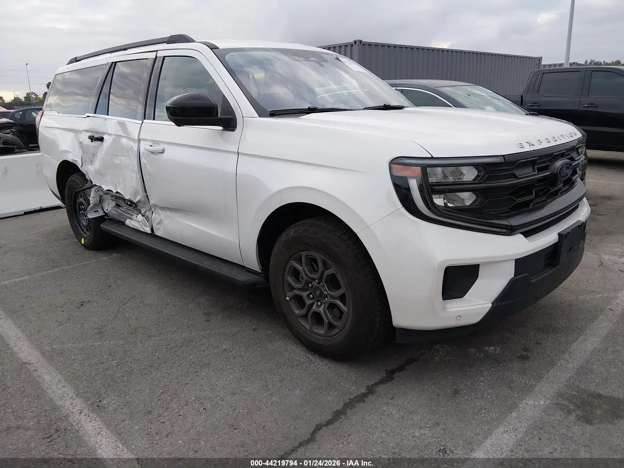 Ford Expedition Active Max 2025