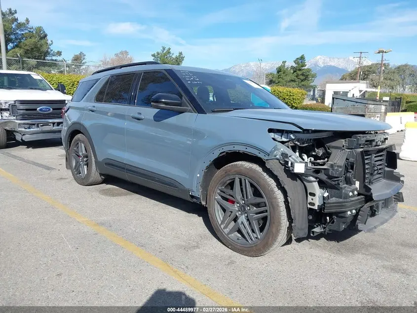 Ford Explorer St 2025