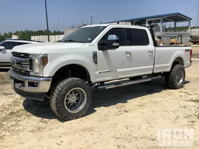 Ford 2019 Ford F-250 Xlt 4X4 Crew Cab Pickup 2019