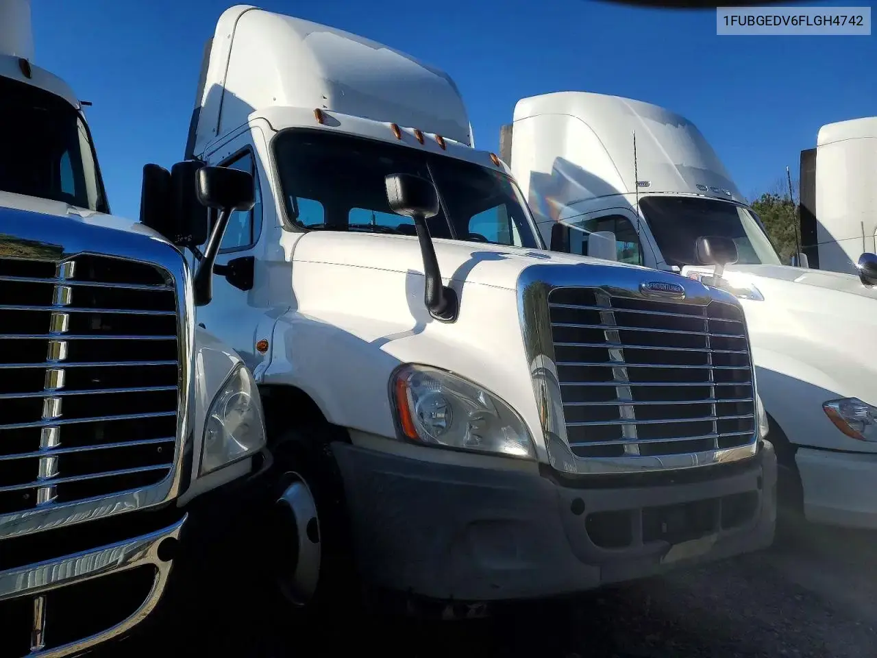 Freightliner Cascadia Semi Truck 2015