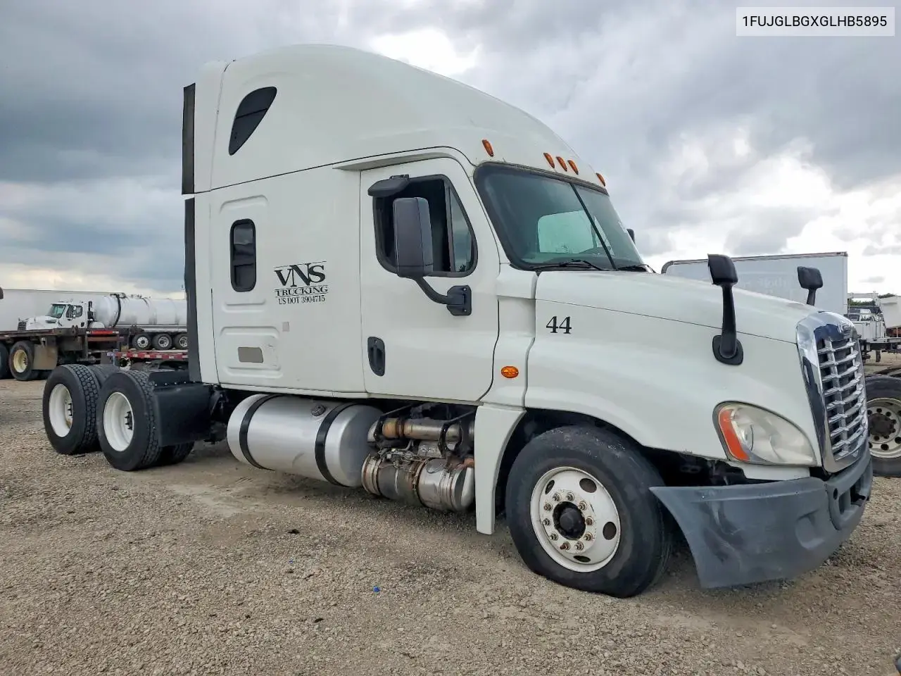 Freightliner Cascadia 125 Semi Truck 2016