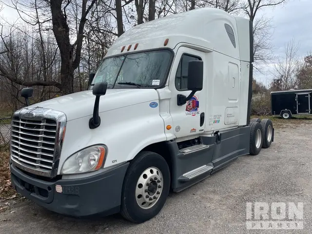 Freightliner 2015 Freightliner Cascadia 125 6X4 T/A Sleeper Truck Tractor (Inoperable) 2015