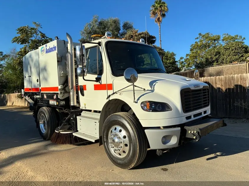 Freightliner M2 106 2024