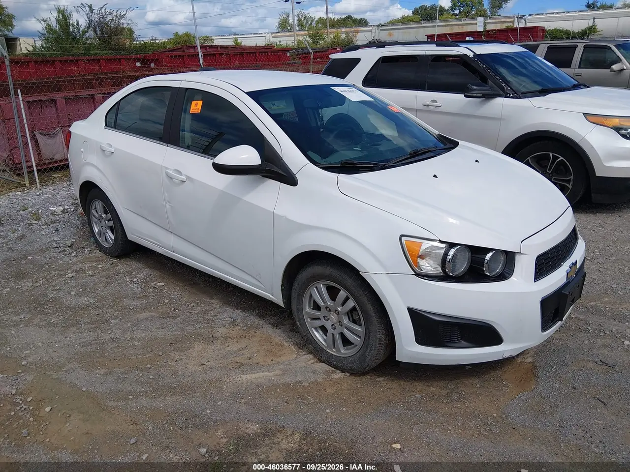 Chevrolet Sonic Lt Auto 2015