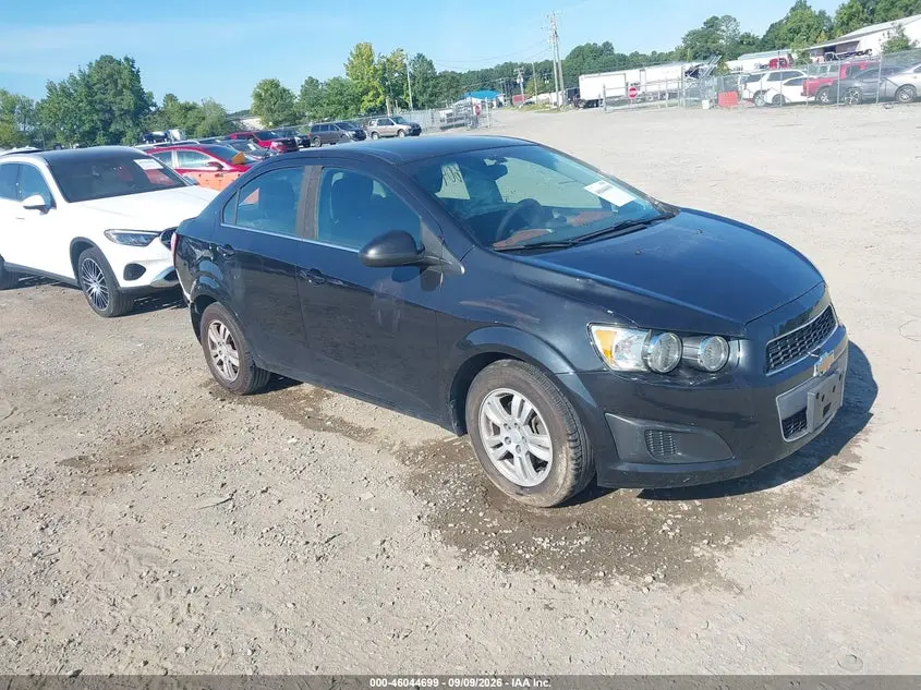 Chevrolet Sonic Lt Auto 2015