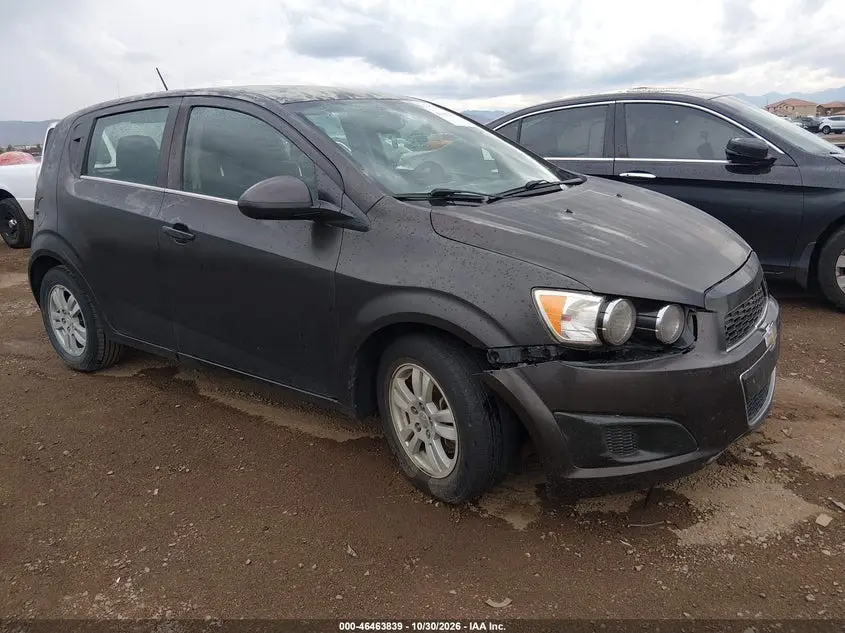Chevrolet Sonic Lt Auto 2015