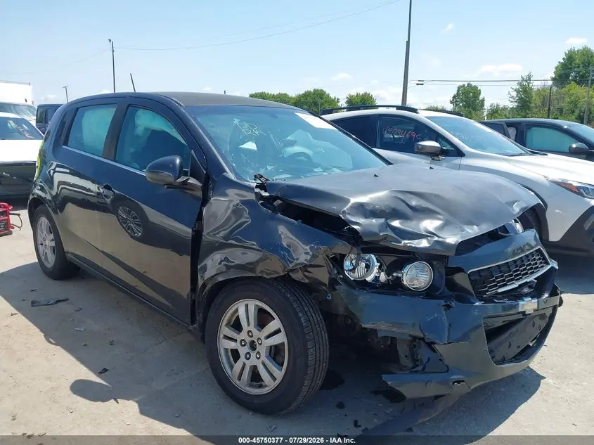 Chevrolet Sonic Lt Auto 2015