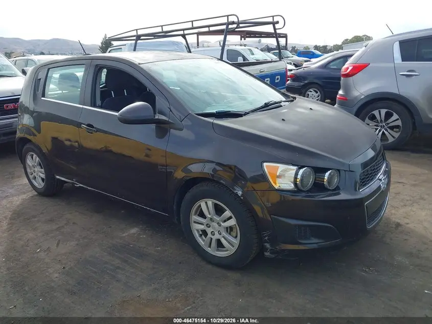 Chevrolet Sonic Lt Auto 2015