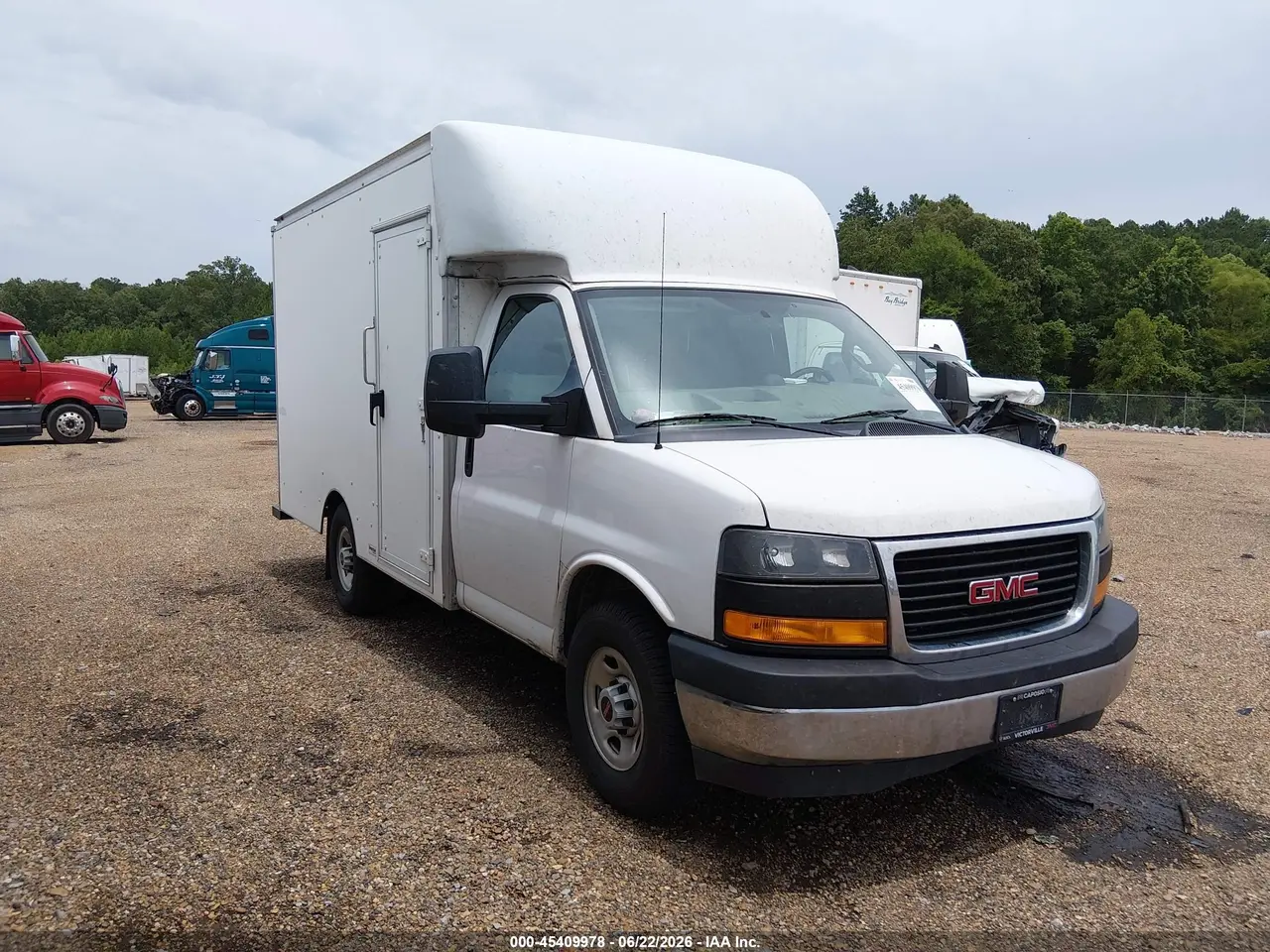 GMC Savana Cutaway Work Van 2022