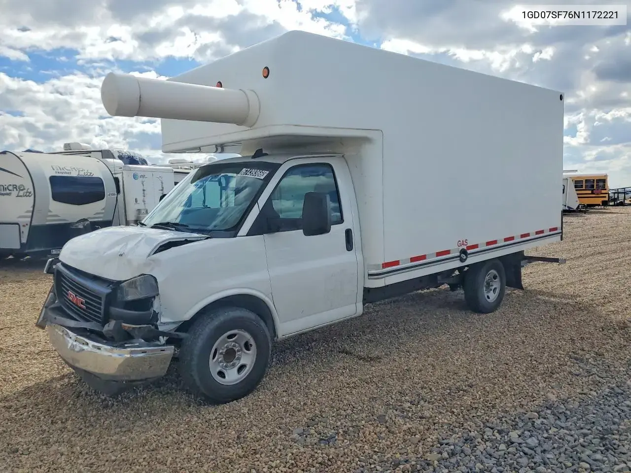 GMC Savana Cutaway G3500 Box Truck 2022