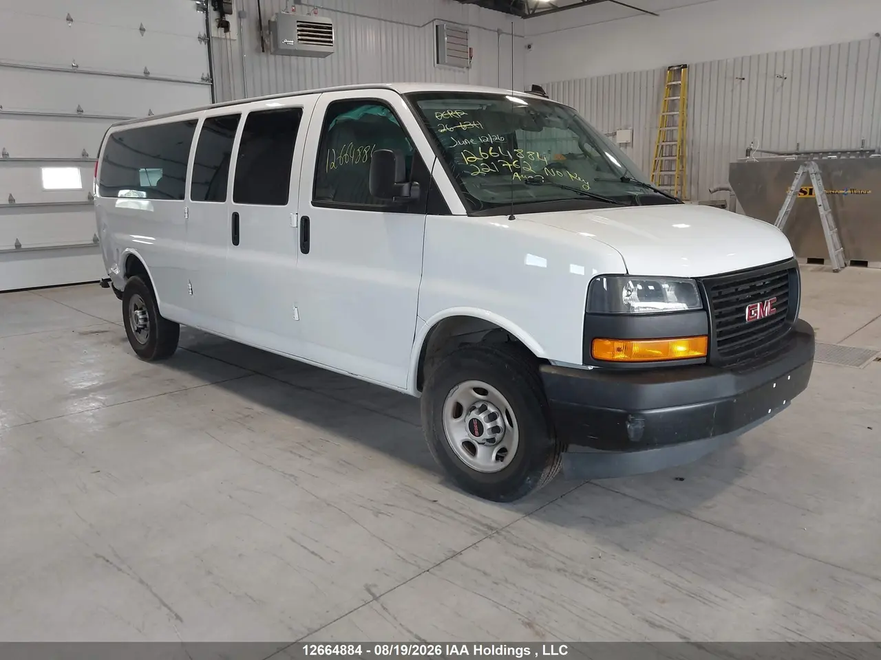 GMC Savana 3500 Ls 2024