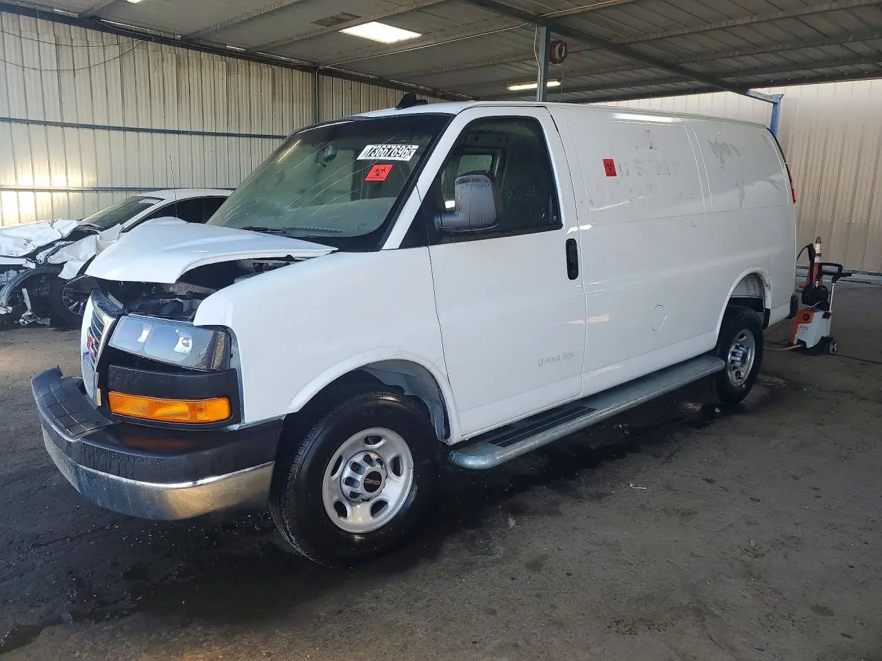 GMC Savana G2500 2025