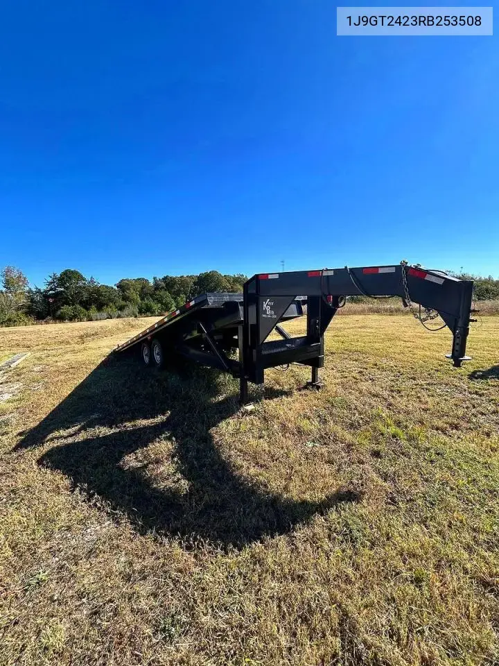 Kerr-Bilt Gooseneck Flatbed Equipment Trailer 2023