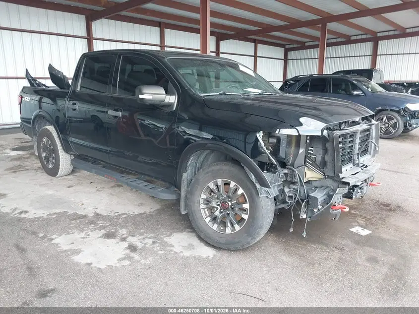 Nissan Titan Pro-4X 4X4 2024