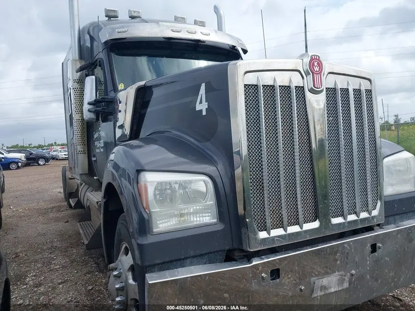 Kenworth W990 2020