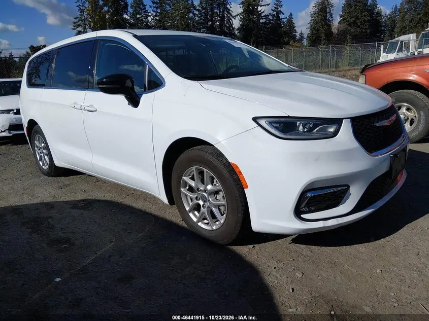 Chrysler Pacifica Touring L 2024