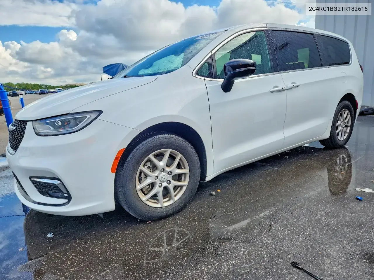 Chrysler Pacifica Select 2026