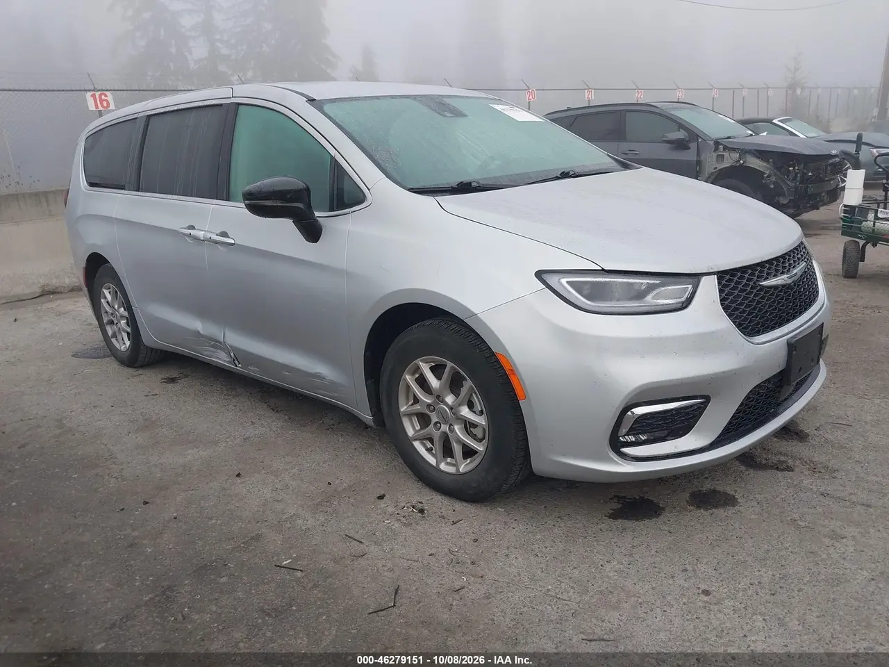 Chrysler Pacifica Touring L 2024