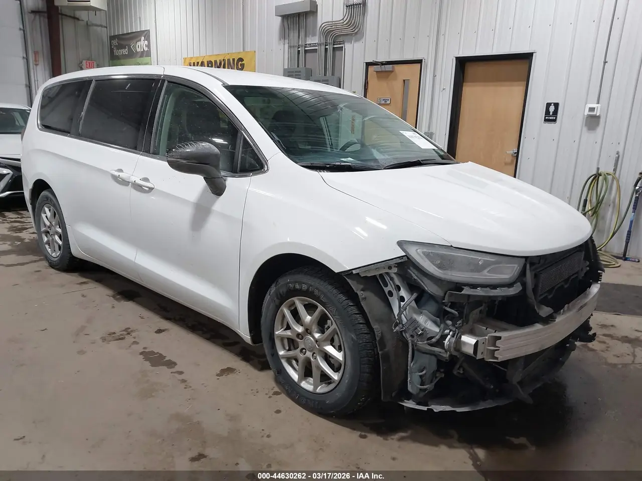 Chrysler Pacifica Touring L 2024