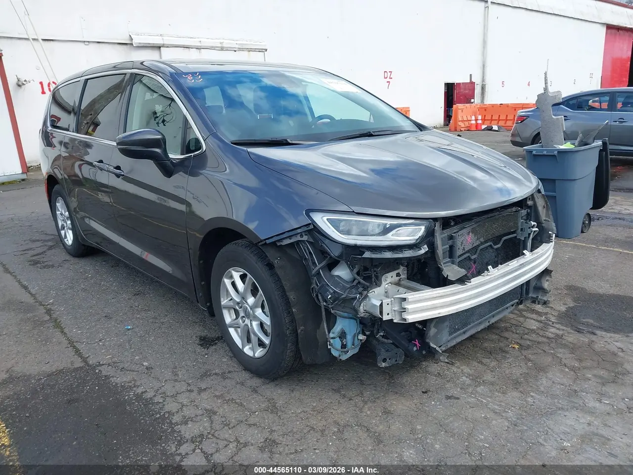Chrysler Pacifica Touring L 2023