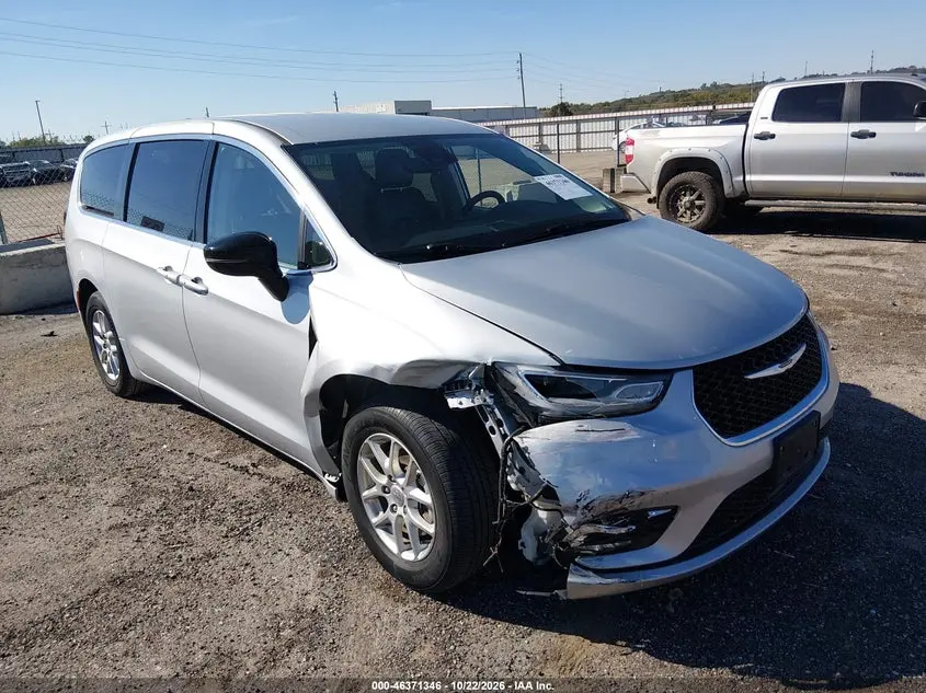 Chrysler Pacifica Touring L 2024