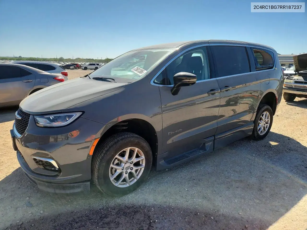 Chrysler Pacifica Touring L 2024