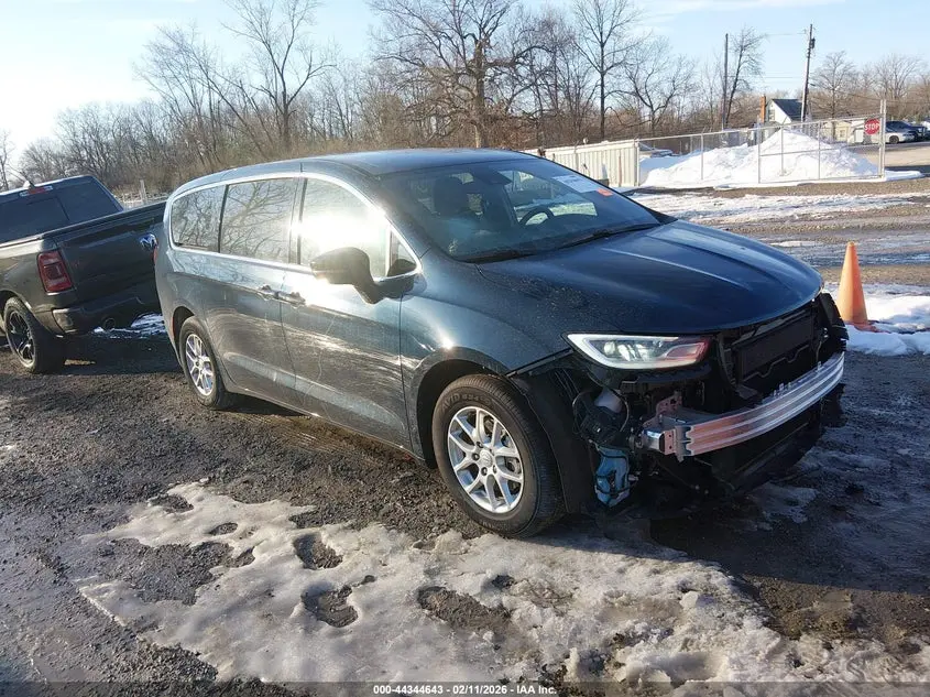 Chrysler Pacifica Select 2025